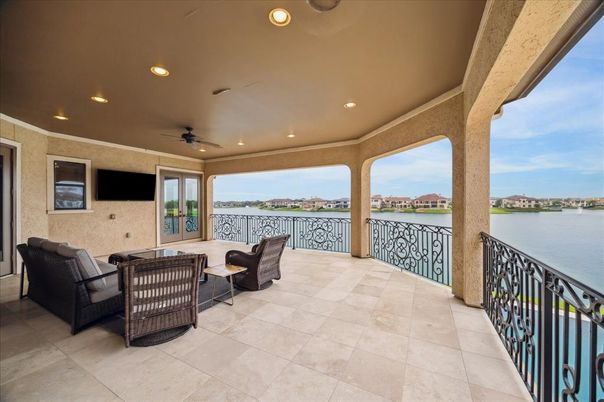 Exterior, Recessed Lighting, Water