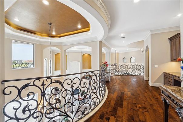 Interior, Pendant Lights, Recessed Lighting, Wood Texture Flooring