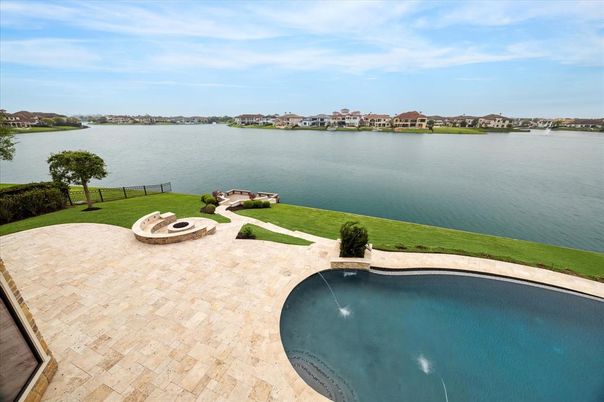 Exterior, Lake, Pool, Water