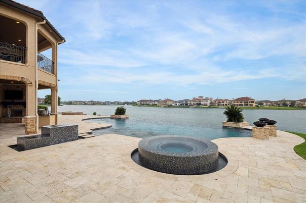 Exterior, Lake, Pool