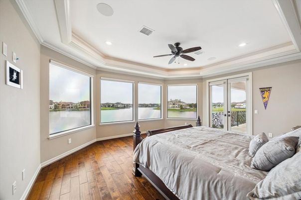 Bedroom, Interior, Recessed Lighting, Water, Wood Texture Flooring