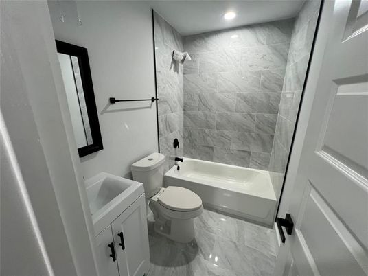 Bathroom, Interior, Marble, Marble Walls, Recessed Lighting