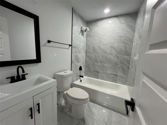 Bathroom, Interior, Marble, Marble Walls, Recessed Lighting