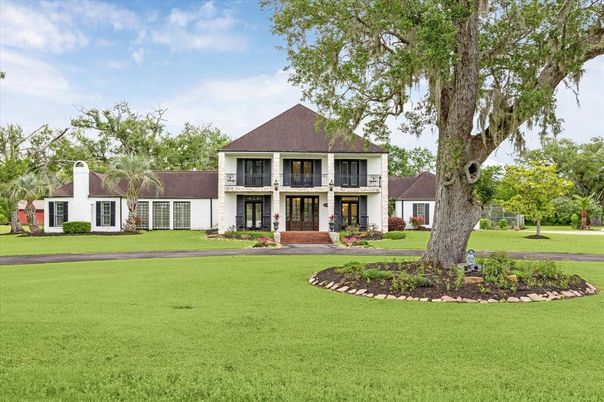 Backyard, Exterior, Facade, French Provincial