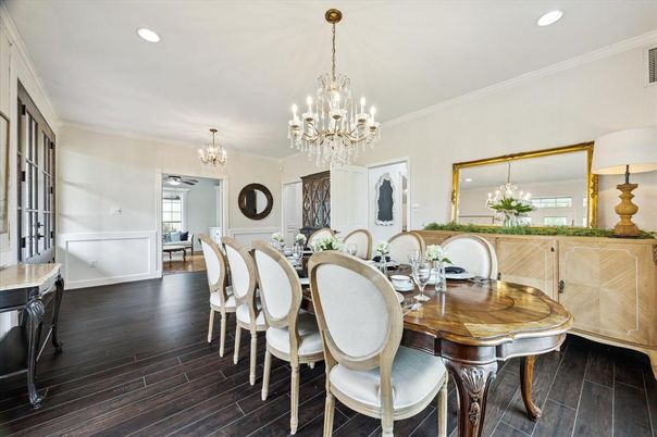 Chandelier, Dining room, Interior, Recessed Lighting, Wood Texture Flooring