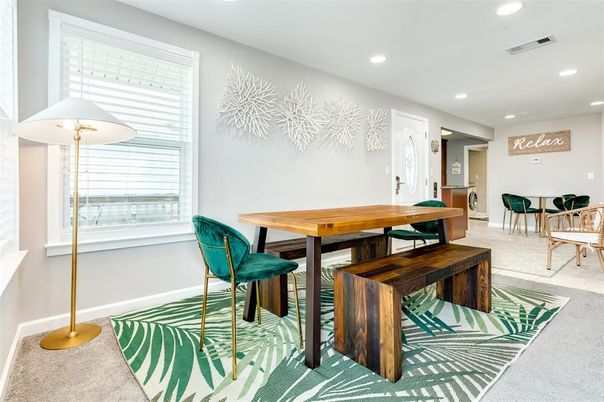 Dining room, Interior, Recessed Lighting
