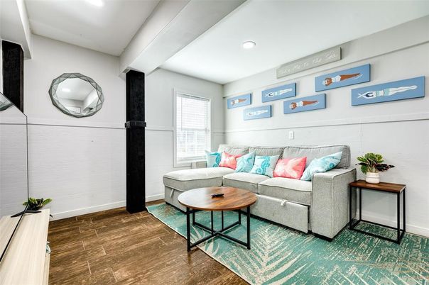 Interior, Living room, Recessed Lighting, Wood Texture Flooring