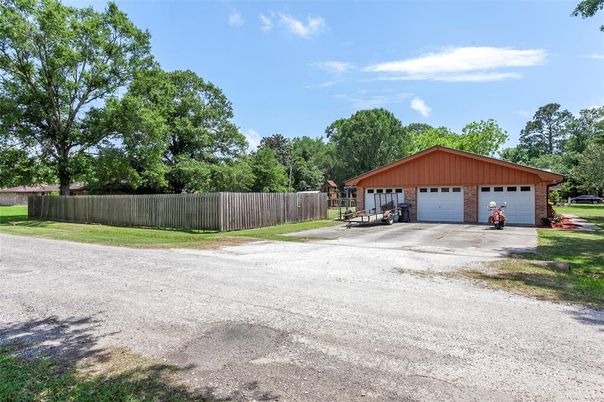 Backyard, Detached Garage, Exterior