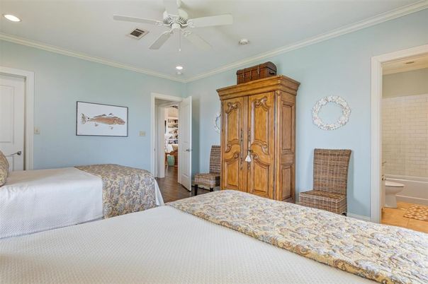 Bathroom, Bedroom, Interior, Recessed Lighting, Wood Texture Flooring