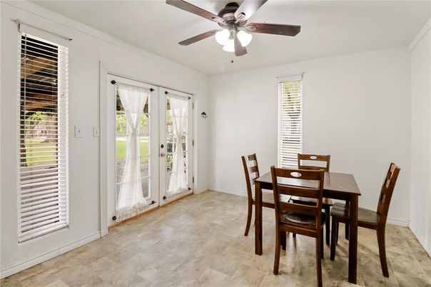 Dining room, Interior