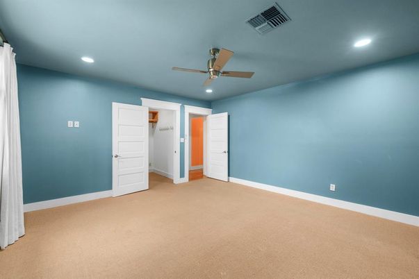 Empty room, Interior, Recessed Lighting