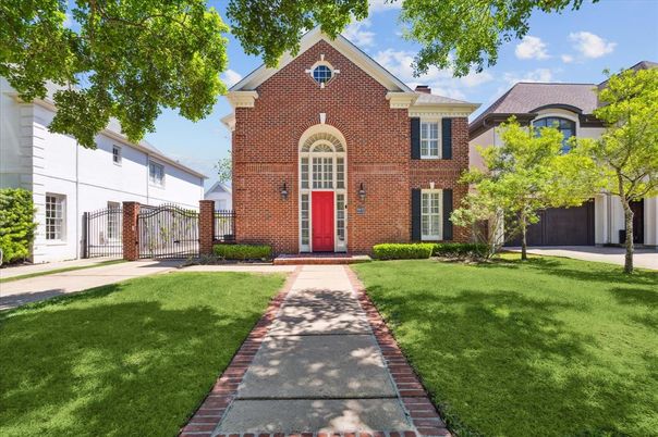 Exterior, Facade, Brick Facade, Brick Traditional