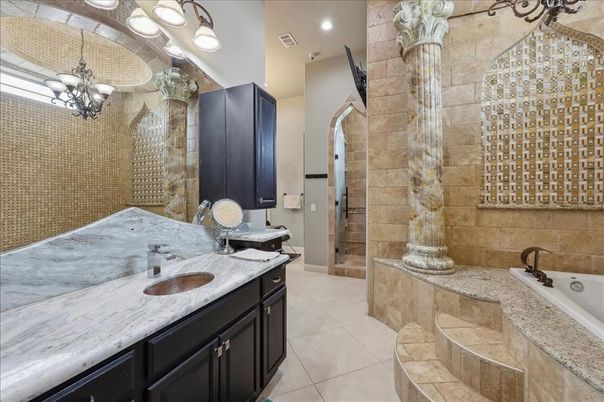 Bathroom, Dual Sink Vanities, Interior, Recessed Lighting