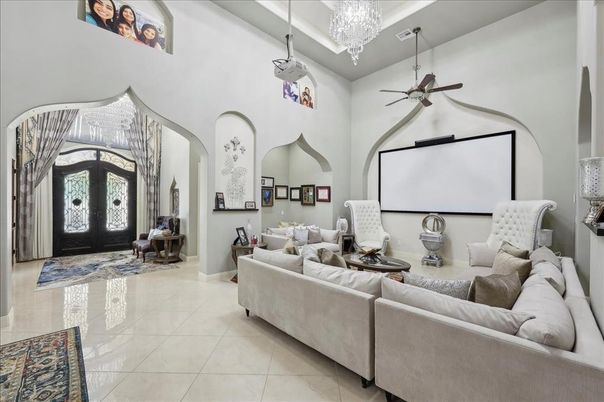 Chandelier, Interior, Living room