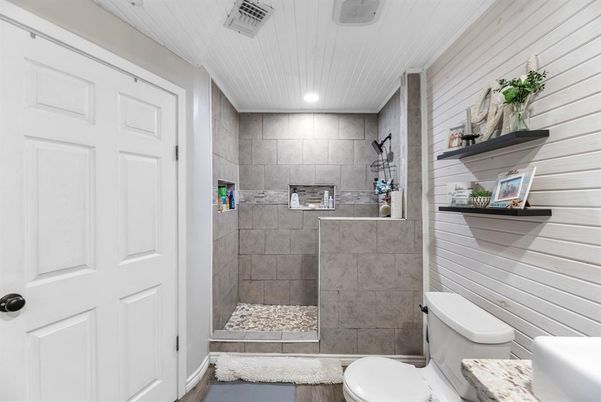 Bathroom, Interior, Recessed Lighting