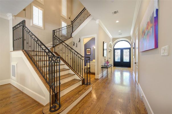 Interior, Recessed Lighting, Wood Texture Flooring
