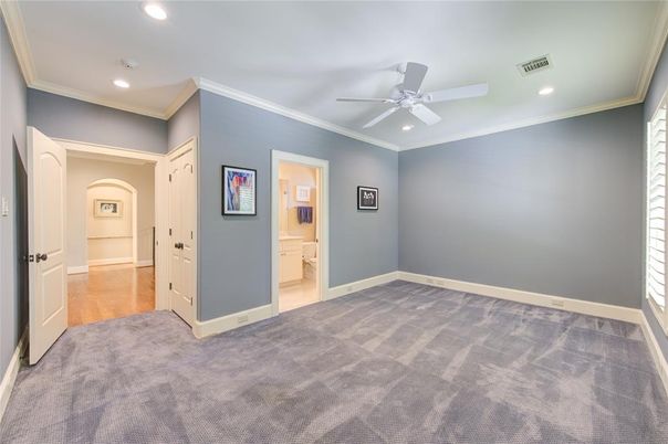 Empty room, Interior, Recessed Lighting