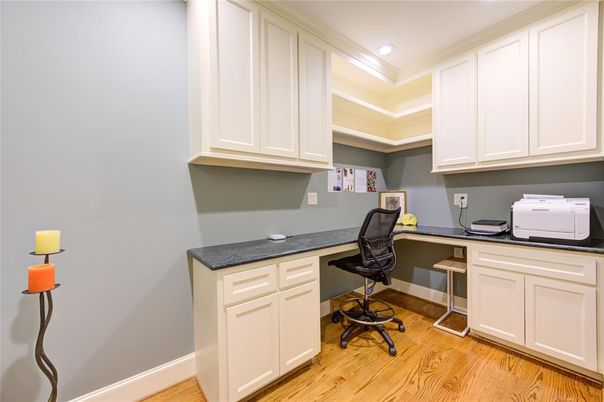 Home Office, Interior, Recessed Lighting, Wood Texture Flooring