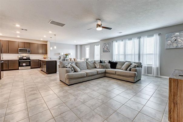Interior, Kitchen, Living room, Pendant Lights, Recessed Lighting, Stainless Steel Appliances