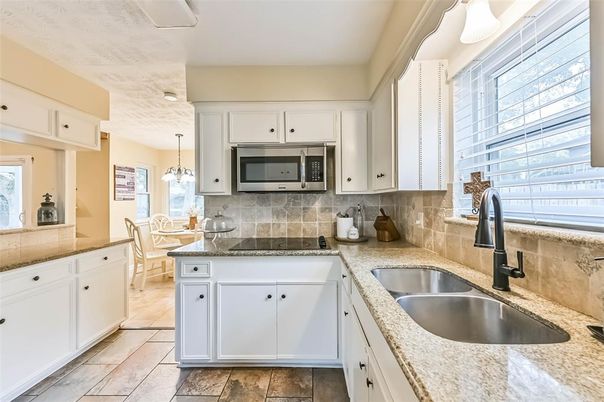 Dining room, Interior, Kitchen, Pendant Lights