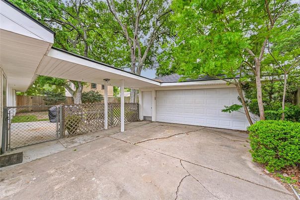 Detached Garage, Exterior