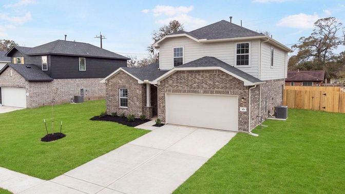 Attached, Exterior, Facade, Brick Facade, Brick Traditional