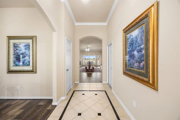 Interior, Recessed Lighting, Wood Texture Flooring