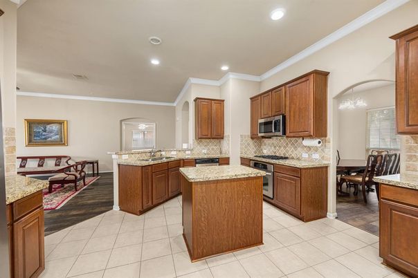 Dining room, Interior, Kitchen, Recessed Lighting, Wood Texture Flooring
