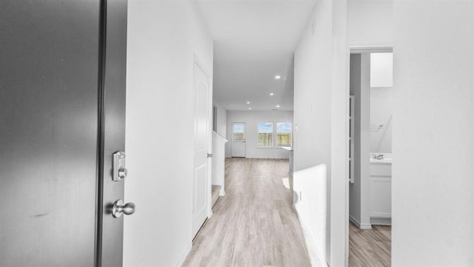 Interior, Recessed Lighting, Wood Texture Flooring