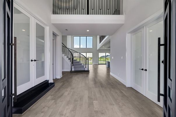 Interior, Recessed Lighting, Wood Texture Flooring