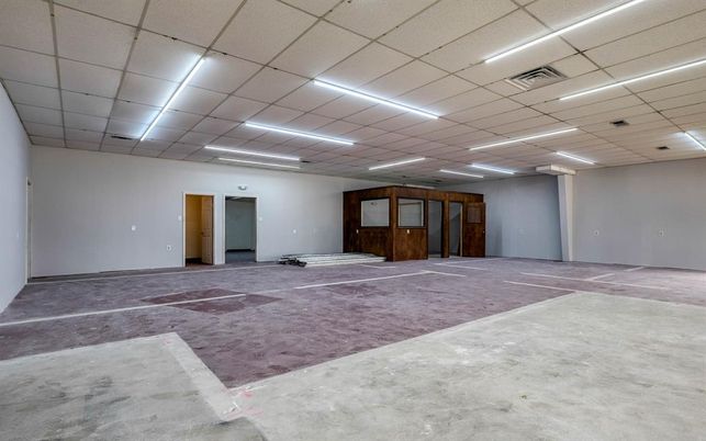 Empty room, Interior, Recessed Lighting