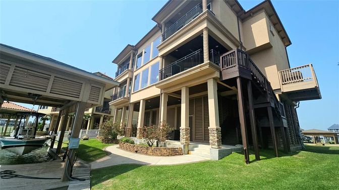 Backyard, Exterior, Facade, American Craftsman