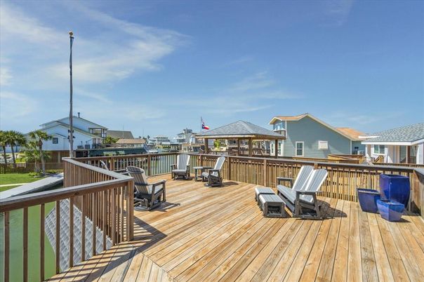 Exterior, Wood Texture Flooring