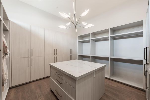 Interior, Pendant Lights, Walk-in Closets, Wood Texture Flooring