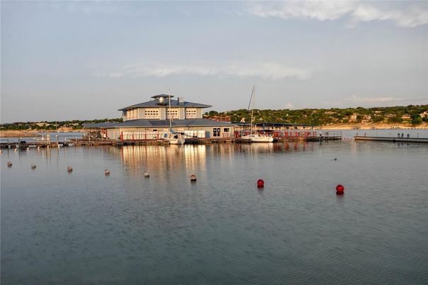 Exterior, Lake
