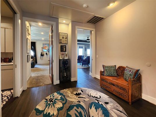 Interior, Recessed Lighting, Wood Texture Flooring