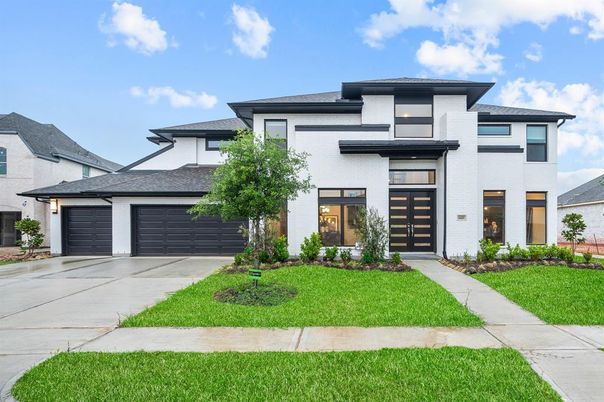 Attached, Exterior, Facade, Modern