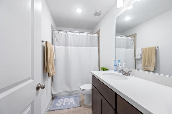 Bathroom, Interior, Recessed Lighting