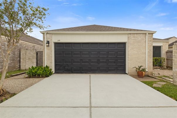 Detached Garage, Exterior