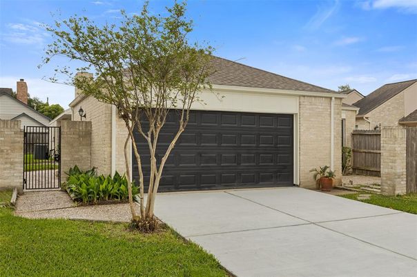Detached Garage, Exterior