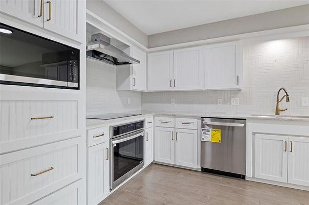 Interior, Kitchen, Stainless Steel Appliances, Wood Texture Flooring