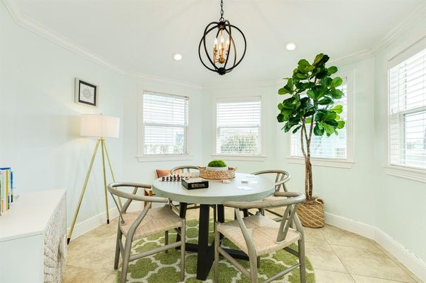 Dining room, Interior, Pendant Lights, Recessed Lighting