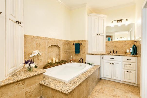 Bathroom, Dual Sink Vanities, Interior