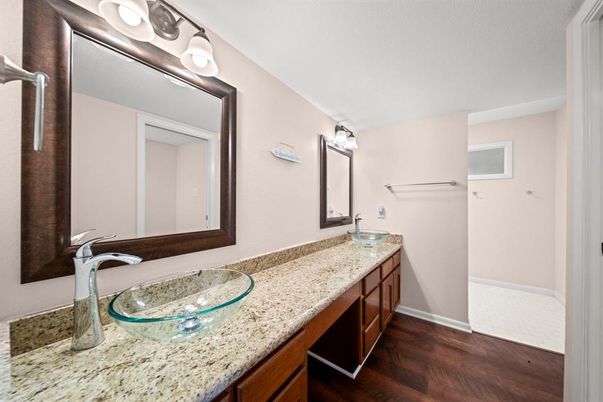 Bathroom, Dual Sink Vanities, Interior, Wood Texture Flooring