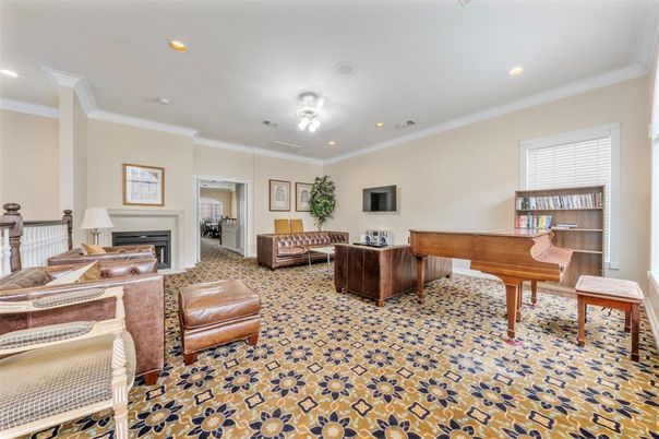 Fireplace, Interior, Living room, Piano, Recessed Lighting