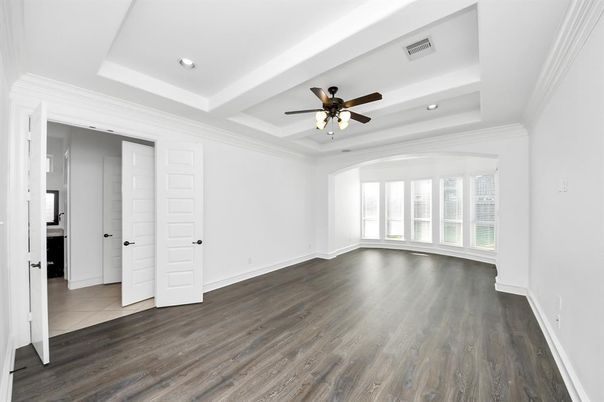 Empty room, Interior, Recessed Lighting, Wood Texture Flooring
