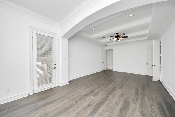 Empty room, Interior, Recessed Lighting, Wood Texture Flooring