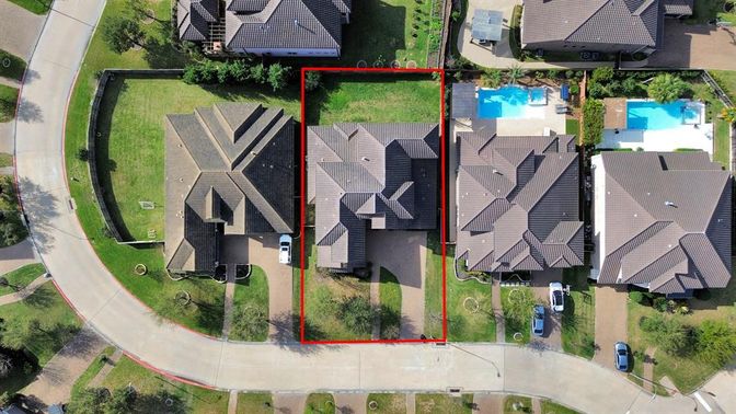 Exterior, Drone