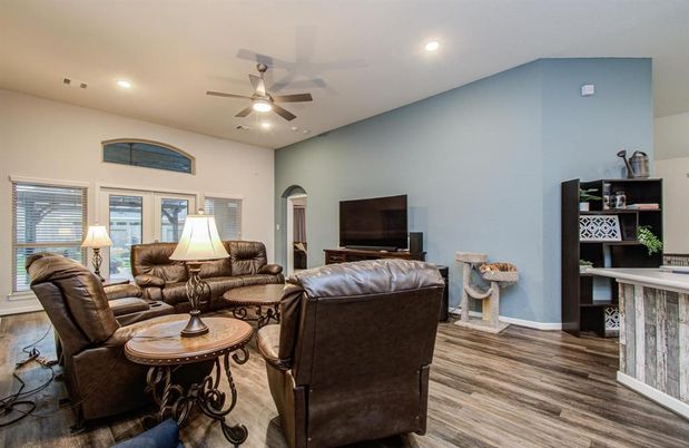 Interior, Living room, Recessed Lighting, Wood Texture Flooring