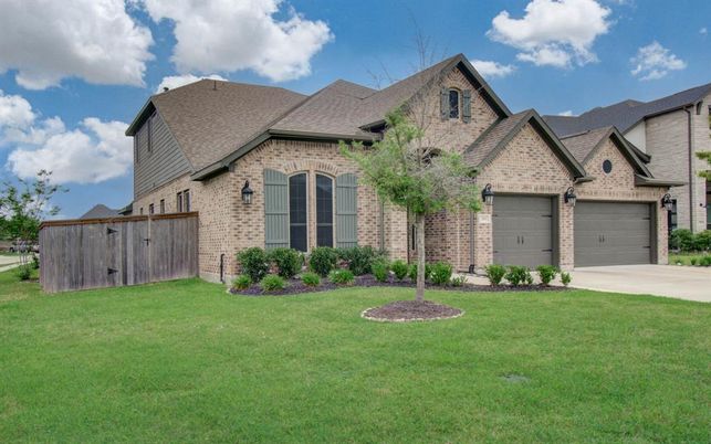 Attached, Exterior, Facade, Brick Facade, Brick Traditional